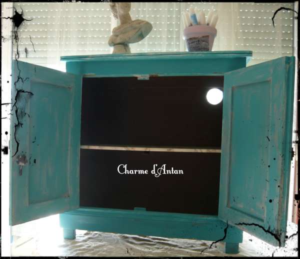 petit meuble bleu charme d antan